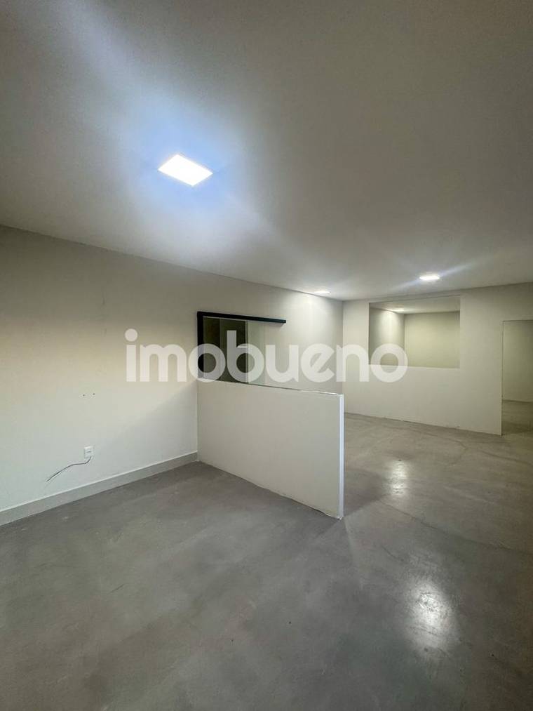 SALA COMERCIAL PARA LOCAÇÃO COM 2 SALAS DIVIDIDAS PRONTAS. em Setor de Chácara do Abreu
