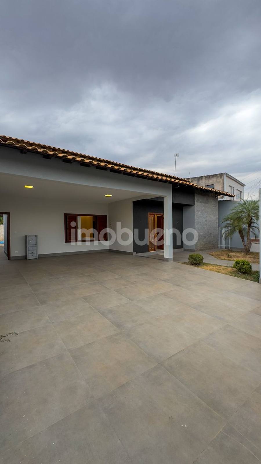 Foto 20 de Casa à Venda com piscina, 3 quartos sendo 3 suítes no Centro.