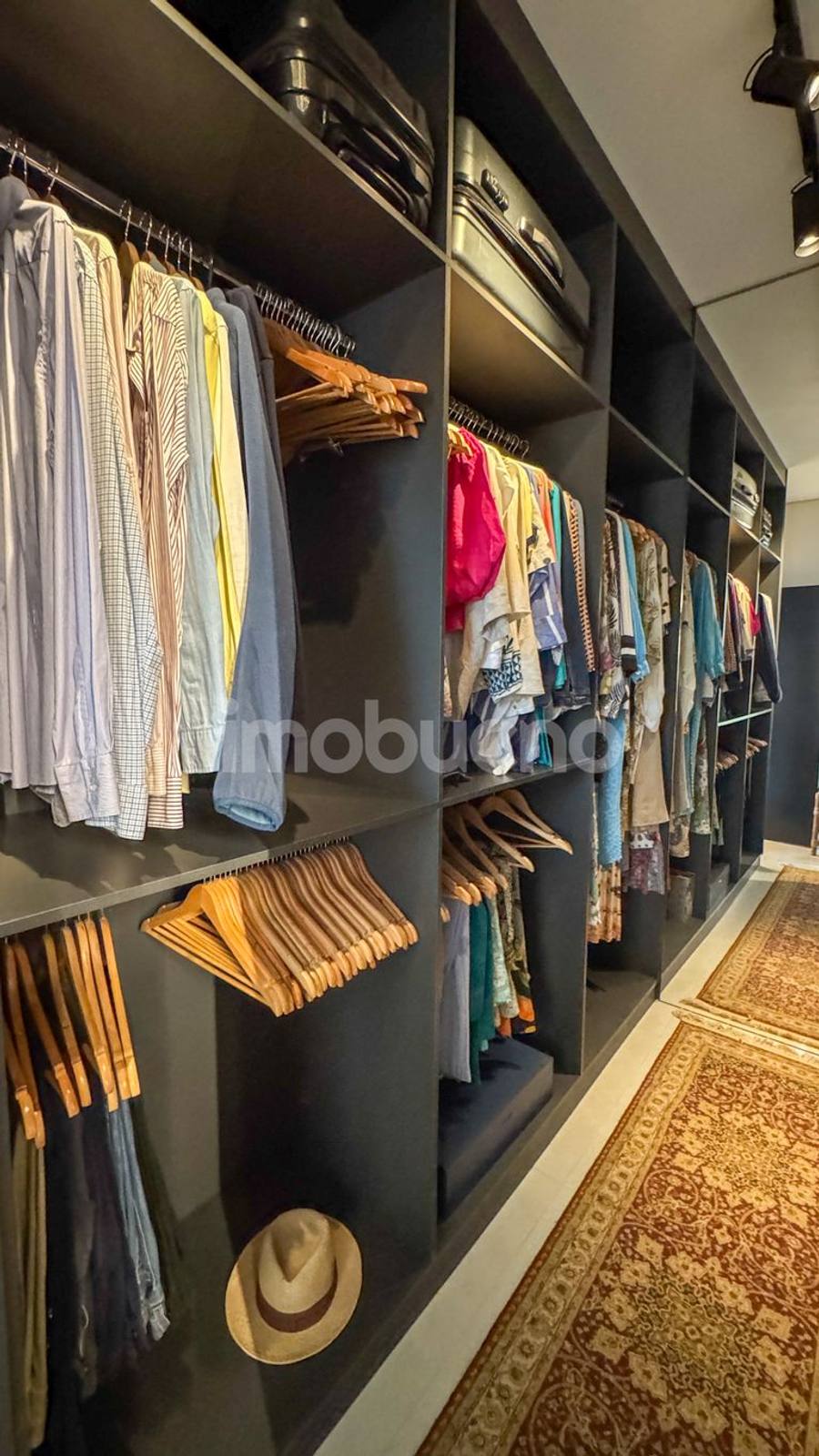 Foto 26 de Casa à Venda de alto padrão em condomínio, 3 quartos sendo 2 suítes. 193,65m².