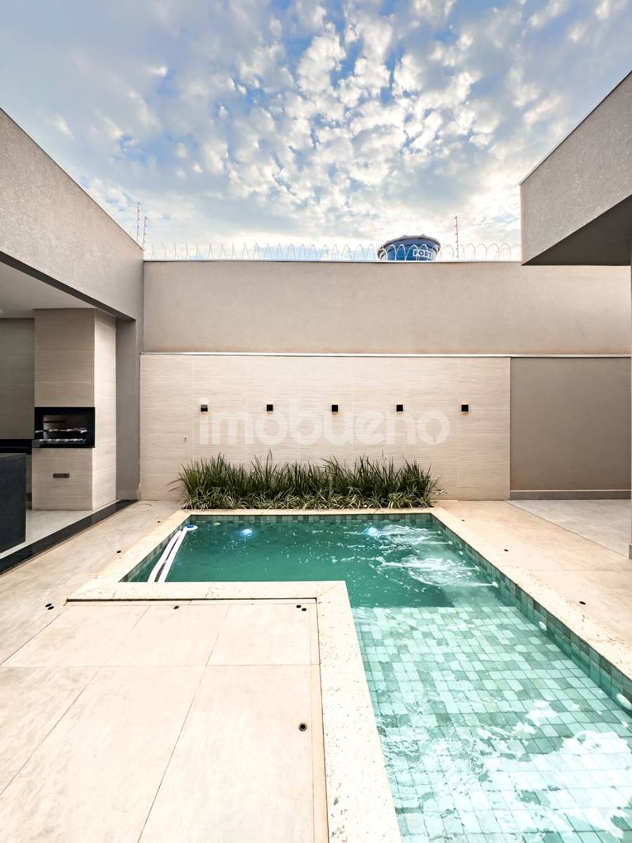 Foto 22 de Casa à venda com 3 quartos sendo 2 suítes no Jardim Triângulo. 251m².