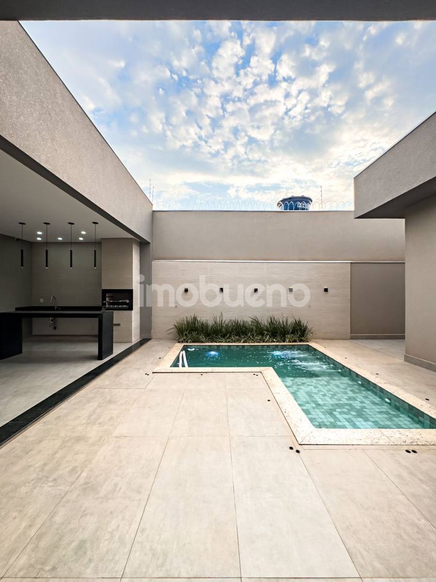 Foto 23 de Casa à venda com 3 quartos sendo 2 suítes no Jardim Triângulo. 251m².