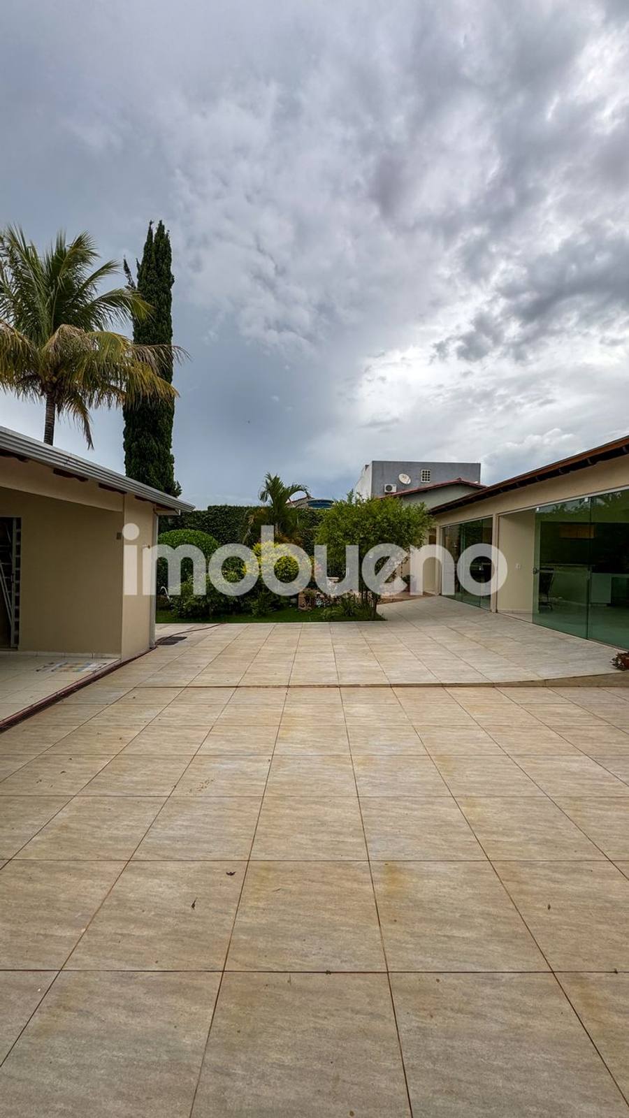 Foto 5 de Casa no Setor Central, 5 quartos, lazer, energia solar e jardim amplo