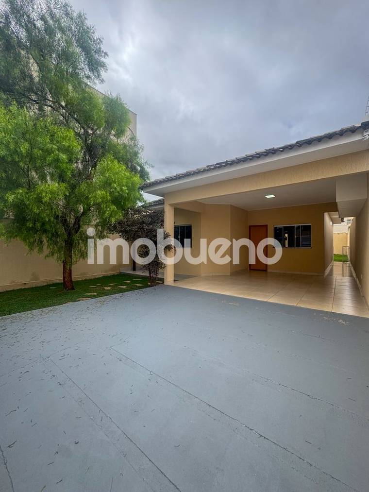 Casa com 3 quartos, suíte e edícula no Parque Laguna em Parque Laguna