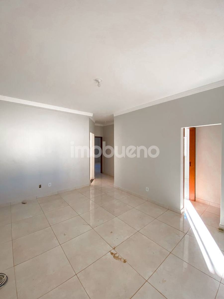 Foto 6 de Casa a venda de 3 quartos, sendo 1 suíte, Setor Parque Laguna, 112m² lote 600m².