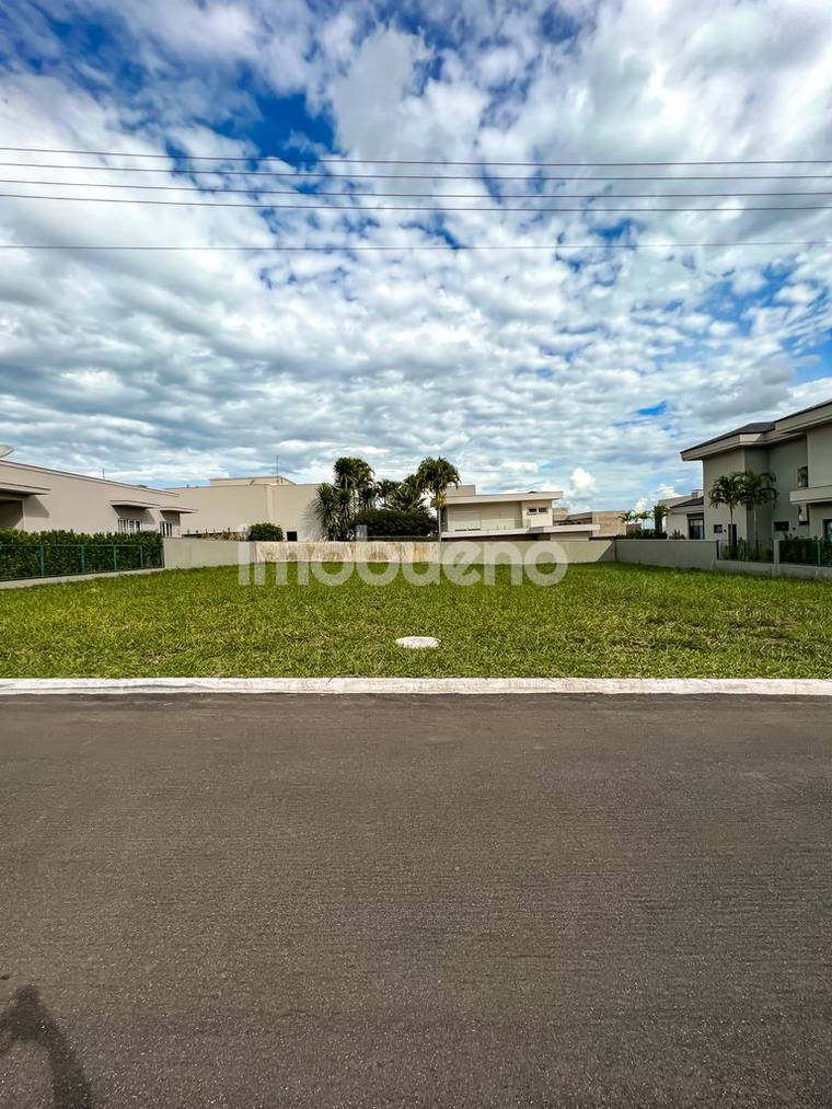 Terrenos de 900 m² no Residencial Santa Felicidade no Parque do Lago em Parque do Lago