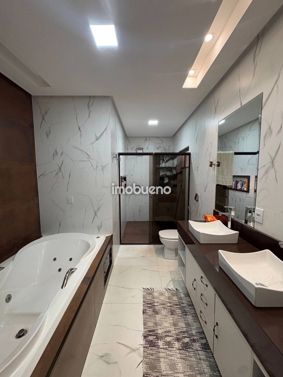 Foto 26 de Sobrado com 3 Suítes e 198m² no Bairro Formosinha