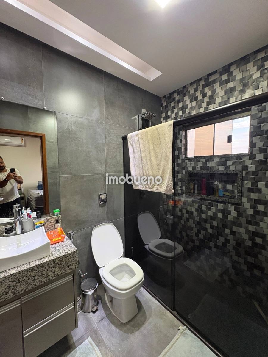 Foto 32 de Sobrado com 3 Suítes e 198m² no Bairro Formosinha