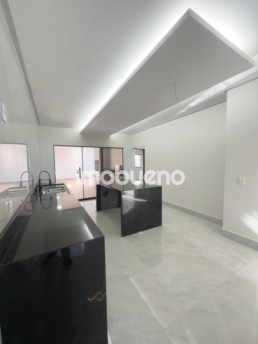 Foto 7 de Casa alto padrão com 3 quartos sendo 1 suíte no Setor Jardim Ipê,178 m².