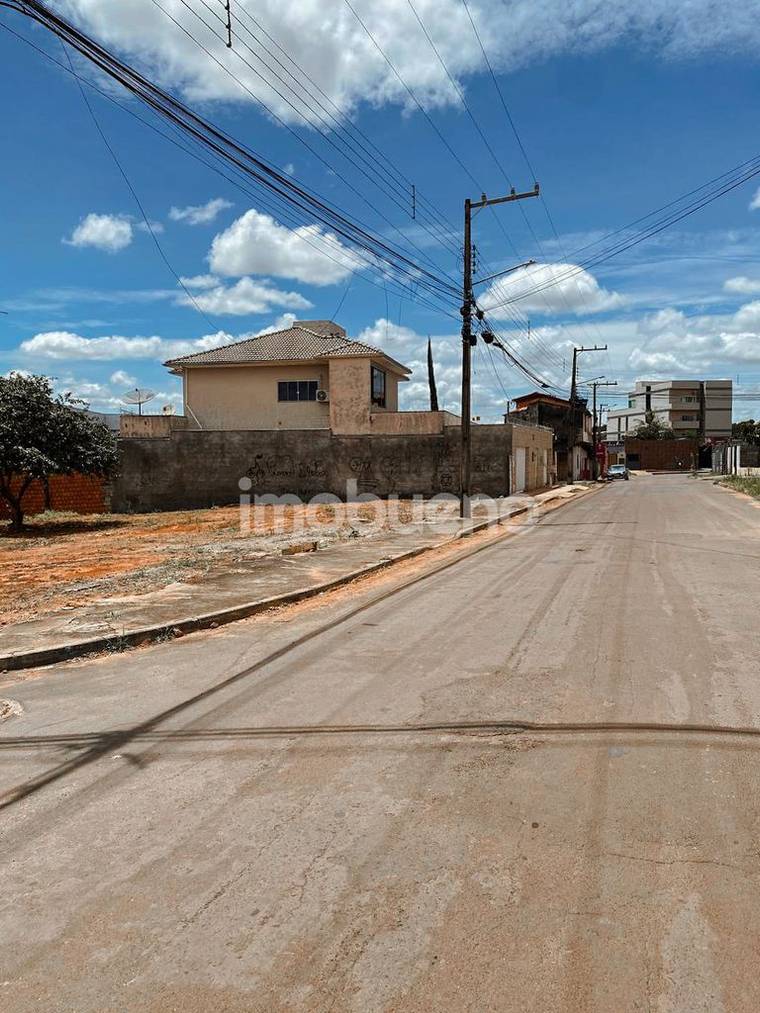 Terreno de esquina de 672 m² no Setor Nordeste próximo ao Museu dos Couros em Setor Nordeste