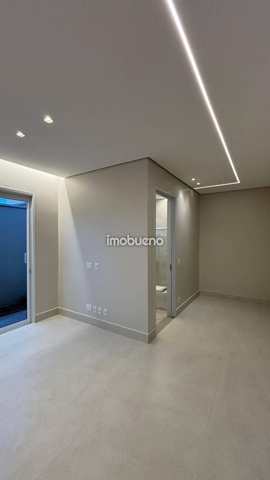 Foto 14 de Casa com 3 quartos, suíte e piscina no Residencial Asas Douradas