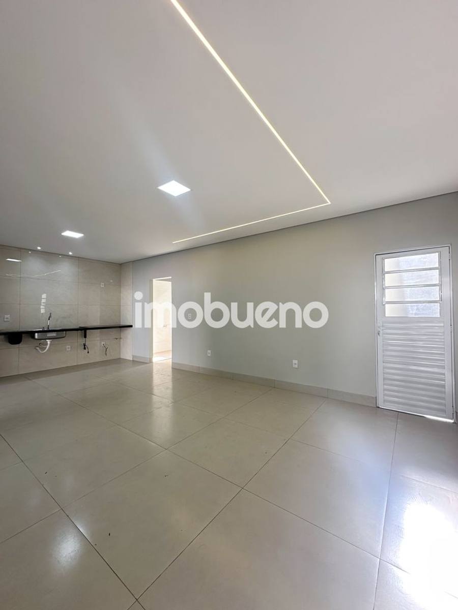 Foto 4 de Casa à venda com 3 quartos sendo 1 suíte com closet, Parque da Colina. 130 M².