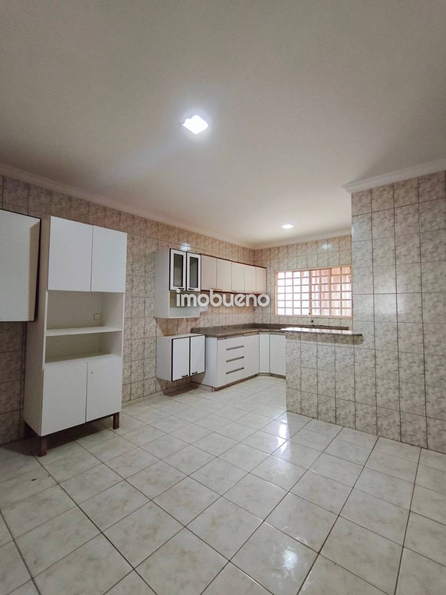 Foto 19 de Casa com 3 Quartos, Piscina e Sauna no Bairro Village em Formosa/GO