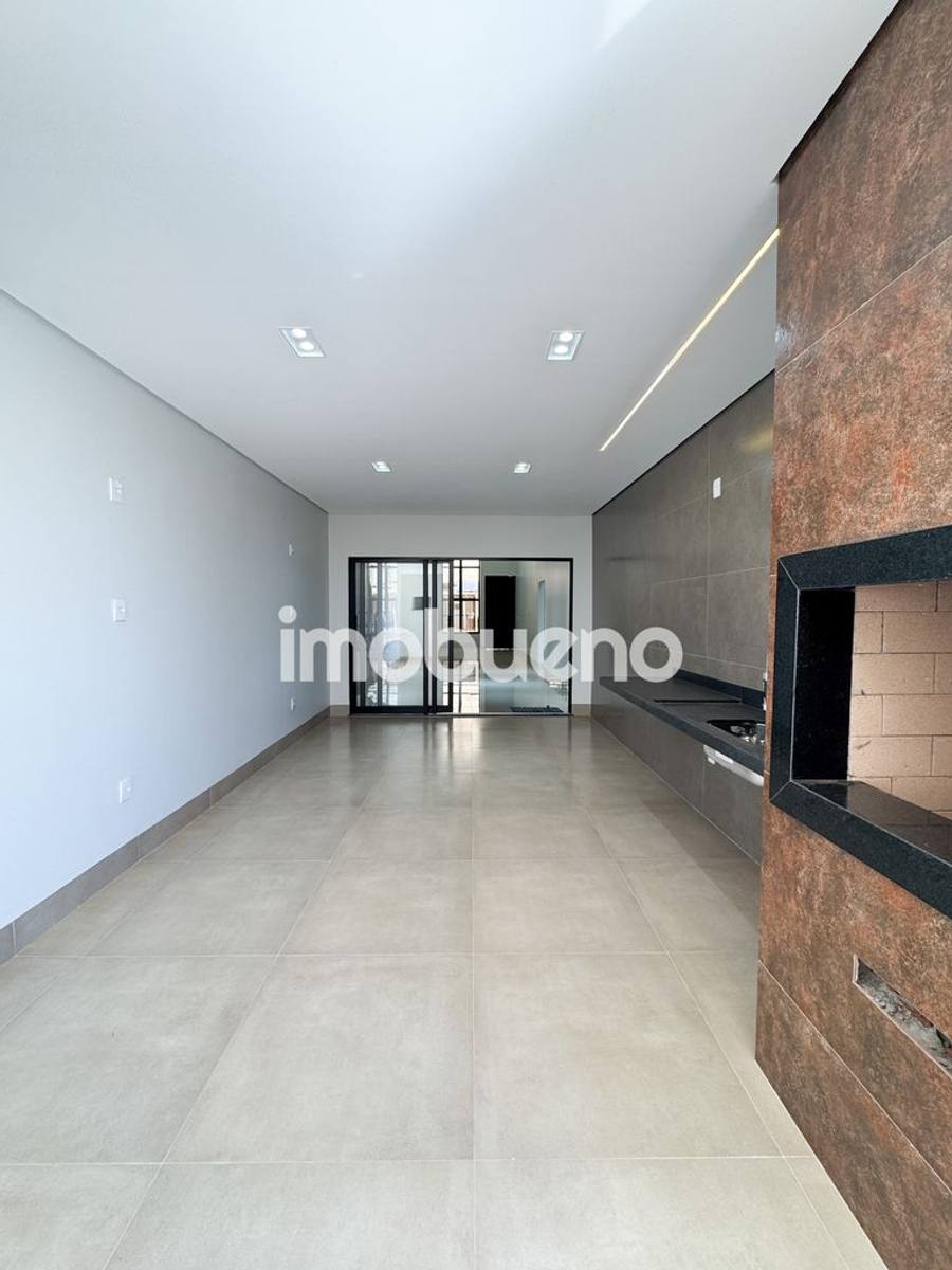 Foto 9 de Casa com 3 quartos sendo 2 suíte próximo ao Centro da cidade com piscina, 215m²