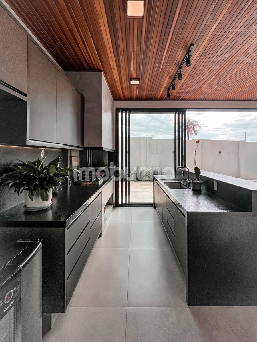 Foto 11 de Casa com área de lazer completa, 3 suítes, no Setor Sul. R$2.550.000,00