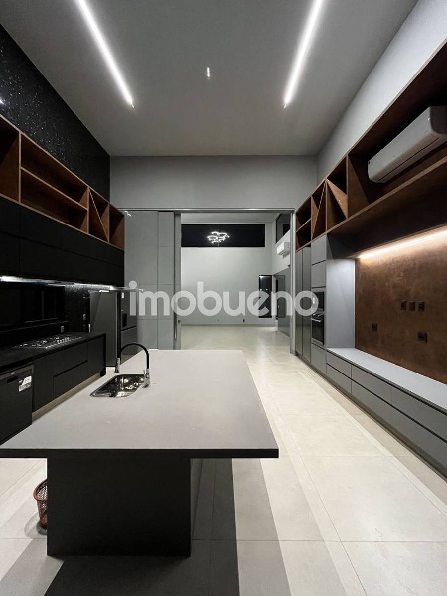 Foto 15 de Casa térrea de 228 m² com 3 suítes no Condomínio Santa Felicidade