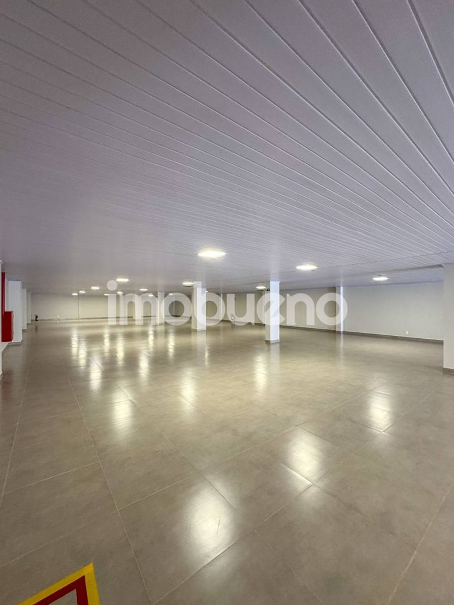 Foto 4 de Loja comercial no centro da cidade, 655,54m², com elevador e portaria