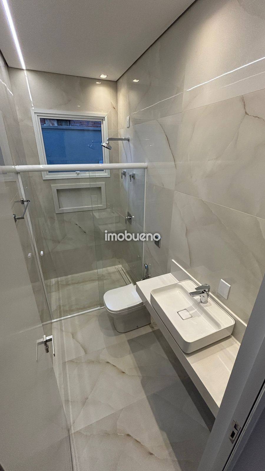 Foto 19 de Casa com 3 quartos, suíte e piscina no Residencial Asas Douradas
