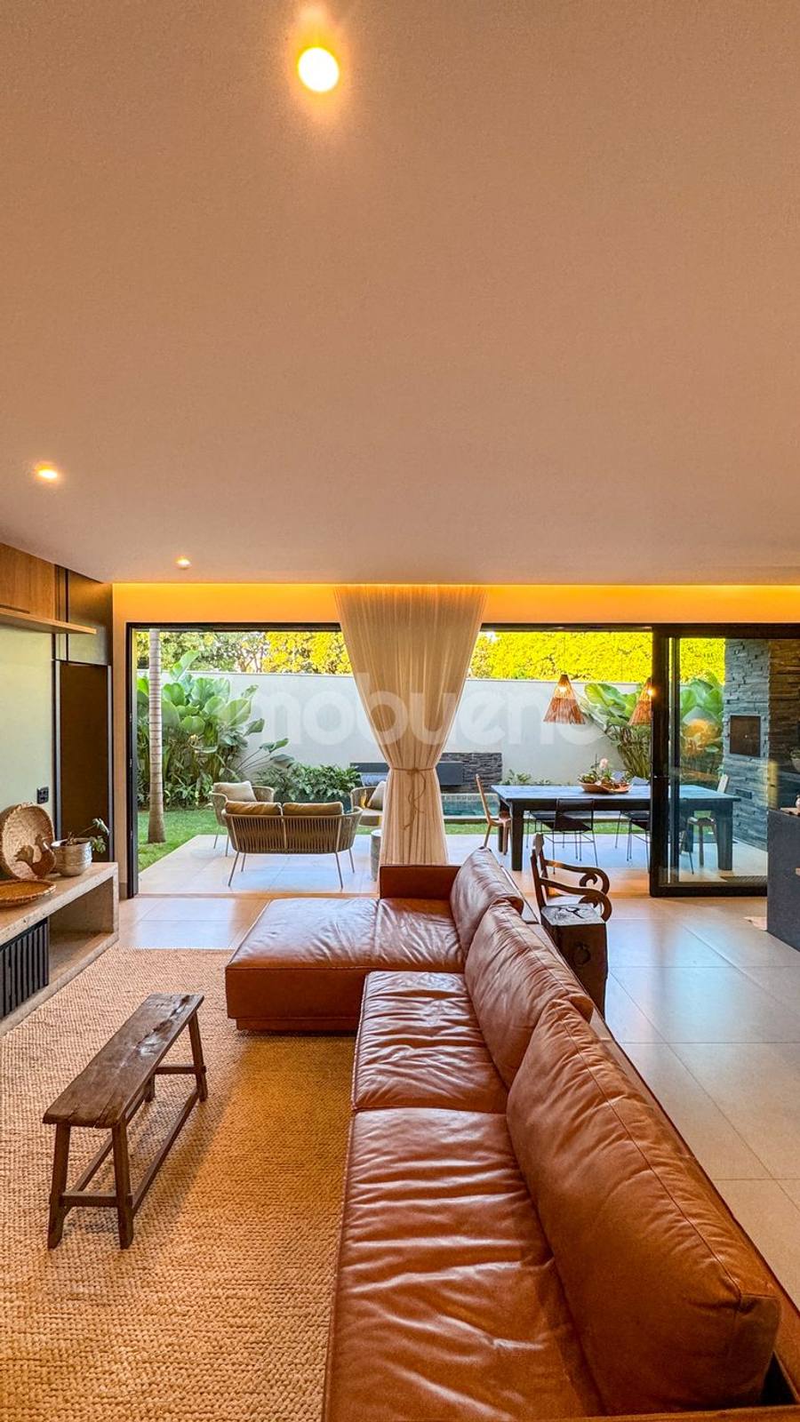 Foto 7 de Casa à Venda de alto padrão em condomínio, 3 quartos sendo 2 suítes. 193,65m².