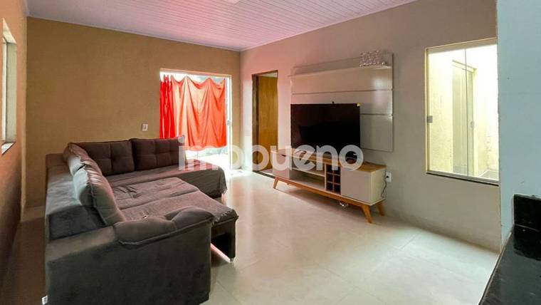 Casa reformada com 2 quartos sendo 1 suíte no Setor Bosque II em Setor Bosque II