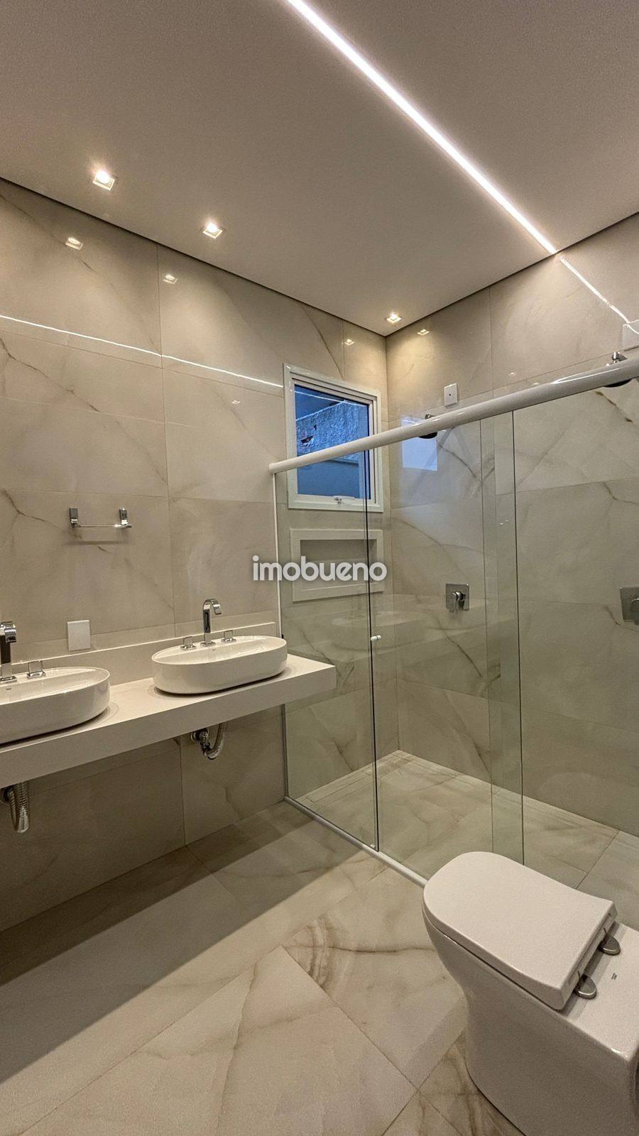 Foto 18 de Casa com 3 quartos, suíte e piscina no Residencial Asas Douradas