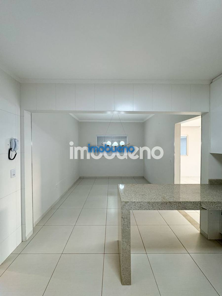 Foto 9 de Casa à venda com 3 quartos, 1 suíte com closet no Centro. R$770.000,00
