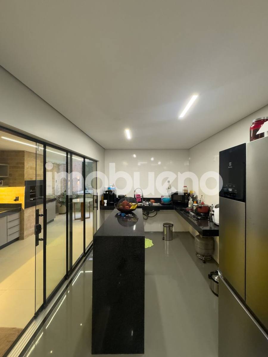 Foto 11 de Sobrado de 282 m² com 4 suítes e área gourmet com ôfuro na Formosinha