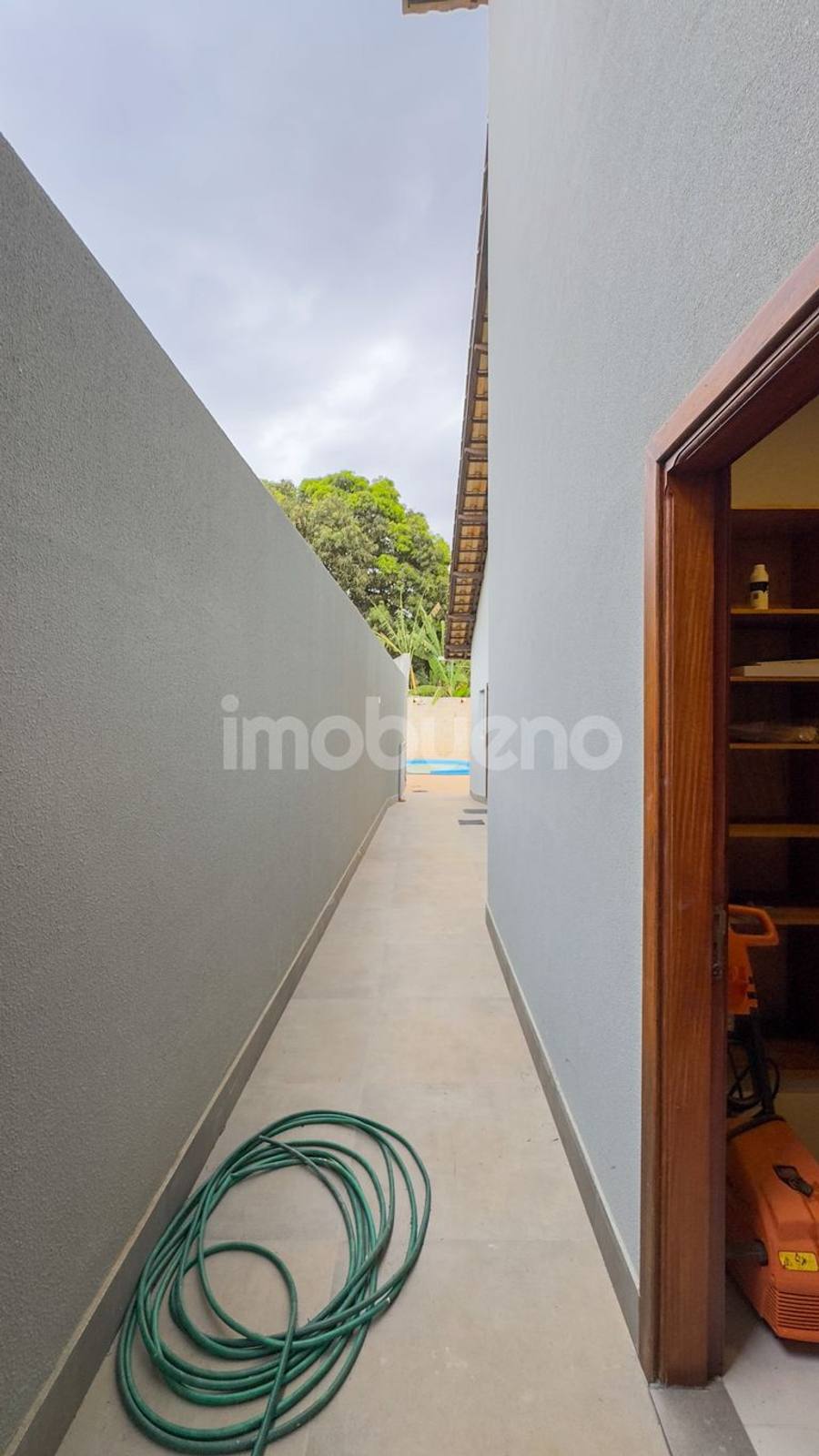 Foto 18 de Casa à Venda com piscina, 3 quartos sendo 3 suítes no Centro.