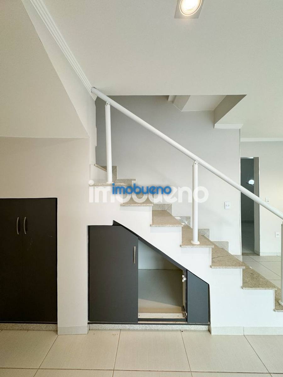 Foto 7 de Casa à venda com 3 quartos, 1 suíte com closet no Centro. R$770.000,00