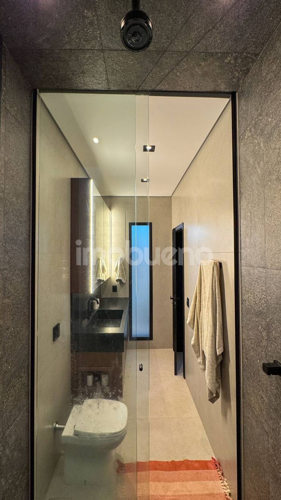 Foto 29 de Casa à Venda de alto padrão em condomínio, 3 quartos sendo 2 suítes. 193,65m².