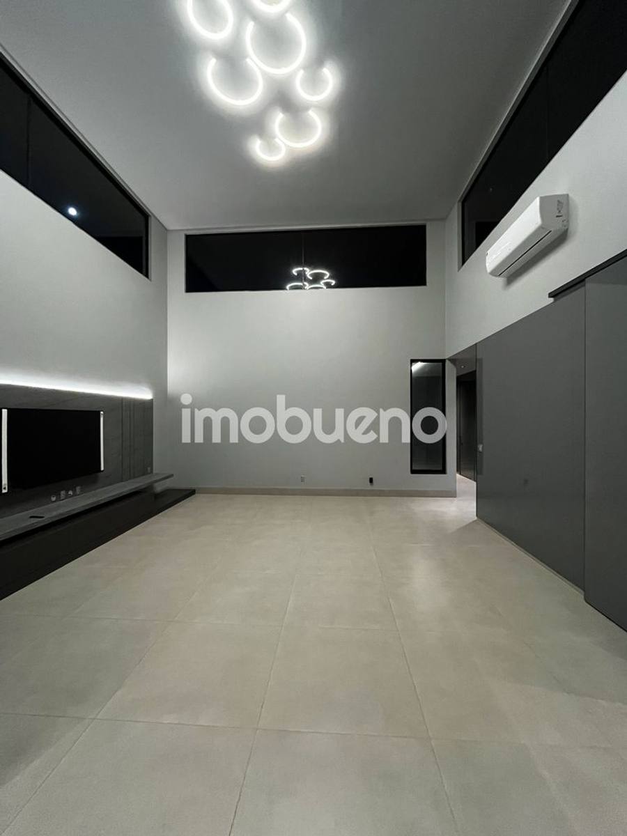 Foto 11 de Casa térrea de 228 m² com 3 suítes no Condomínio Santa Felicidade