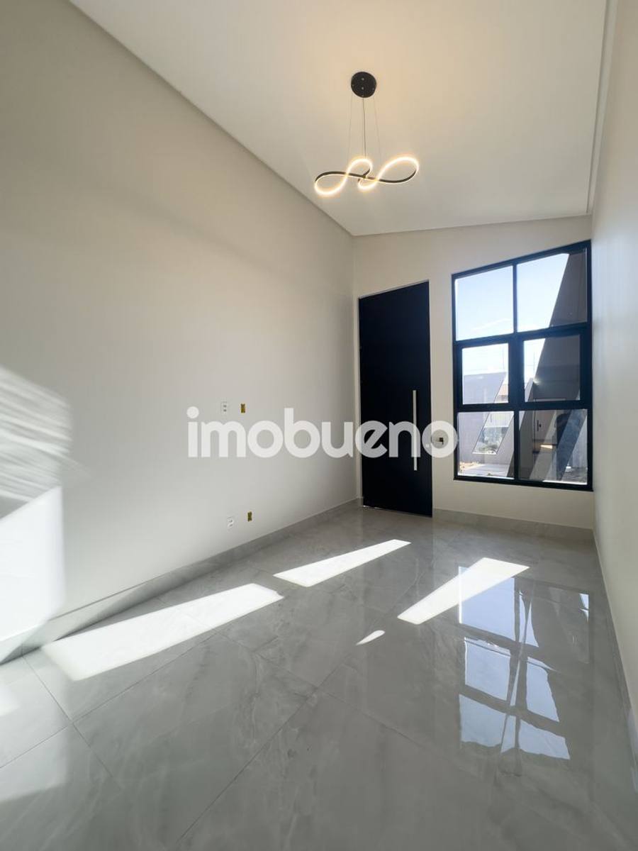 Foto 6 de Casa alto padrão com 3 quartos sendo 1 suíte no Setor Jardim Ipê,178 m².