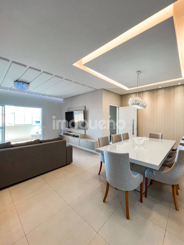Apartamento semimobiliado de 3 quartos com 2 suítes na Formosinha em Formosinha