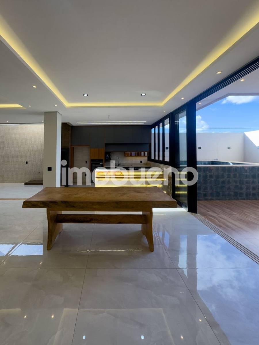 Foto 35 de Casa em condomínio: 3 suítes, sendo 1 master, 309m² e piscina.