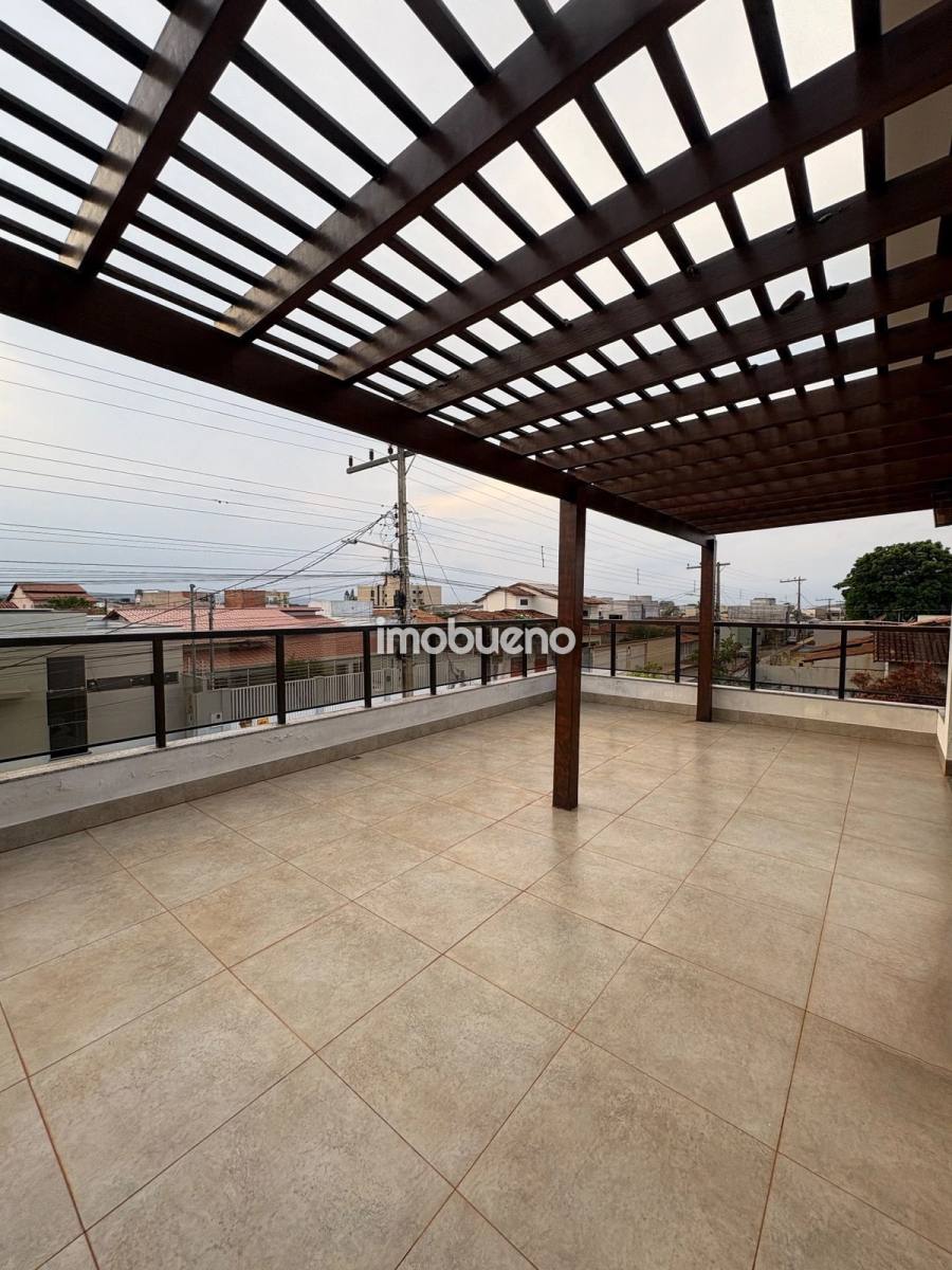 Foto 27 de Sobrado com 3 Suítes e 198m² no Bairro Formosinha