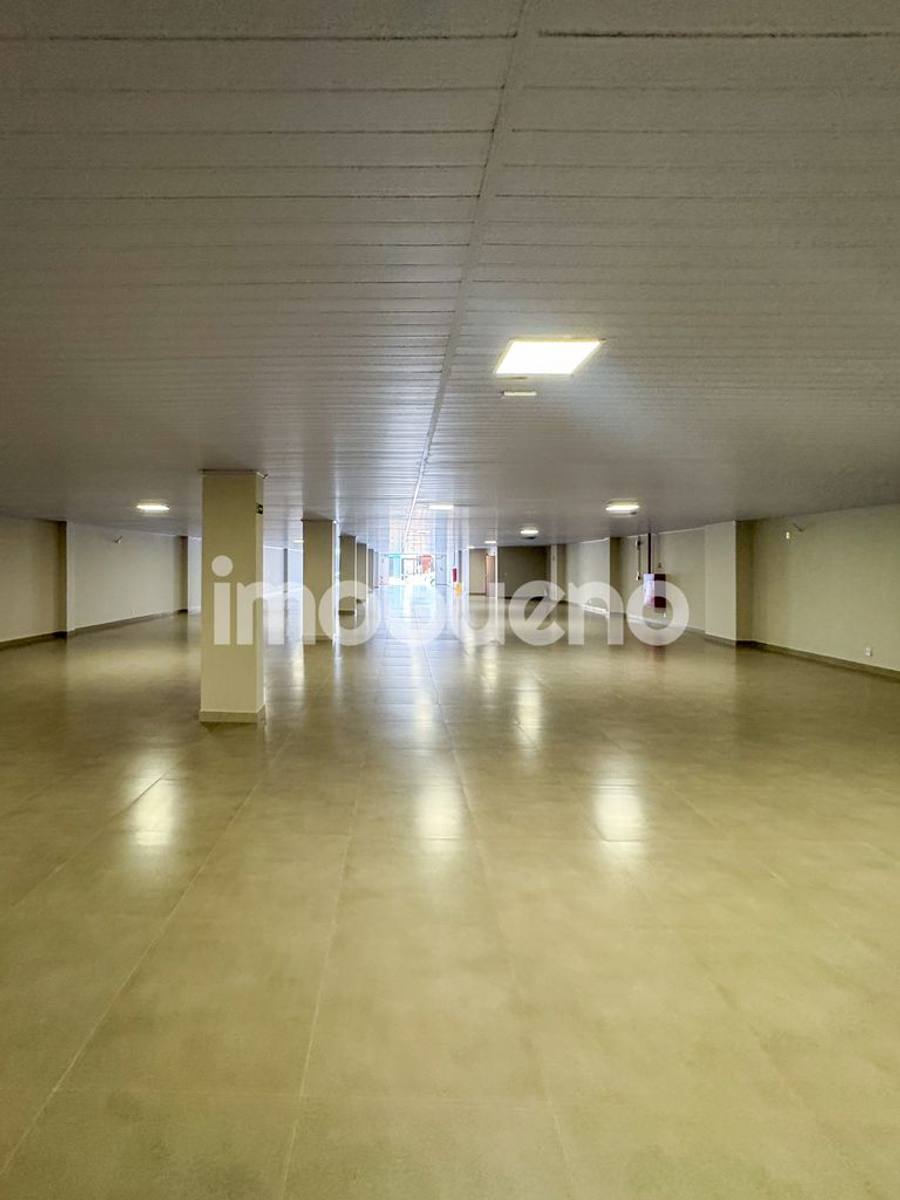 Foto 8 de Loja comercial no centro da cidade, 655,54m², com elevador e portaria