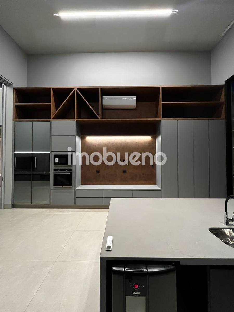 Foto 14 de Casa térrea de 228 m² com 3 suítes no Condomínio Santa Felicidade