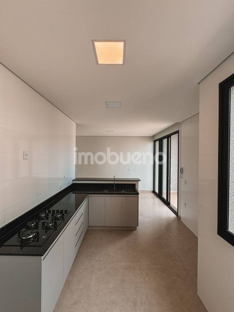 Apartamento para alugar alto padrão no Centro com 2 quartos sendo, 1 suíte, 80m² em Centro