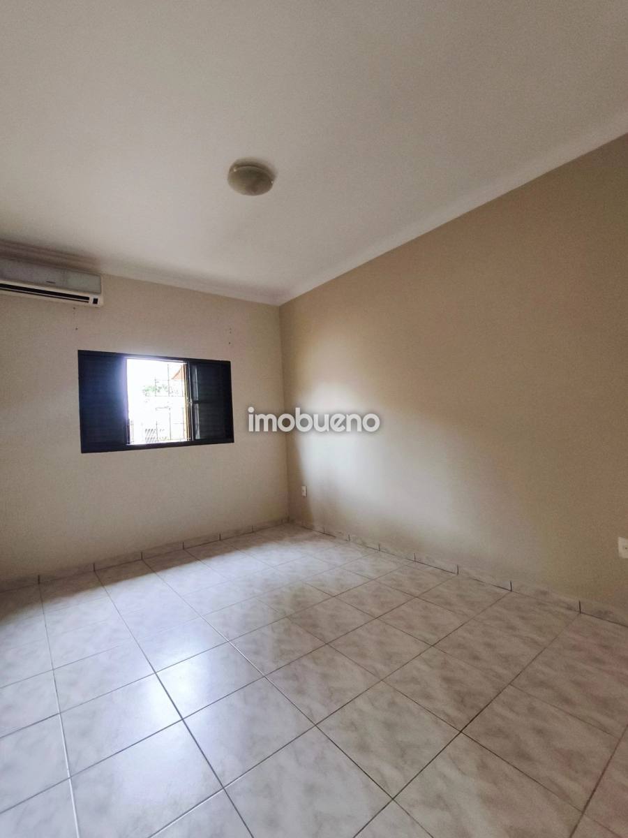 Foto 9 de Casa com 3 Quartos, Piscina e Sauna no Bairro Village em Formosa/GO