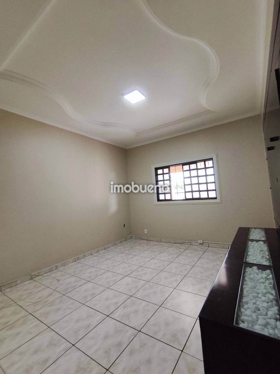 Foto 7 de Casa com 3 Quartos, Piscina e Sauna no Bairro Village em Formosa/GO
