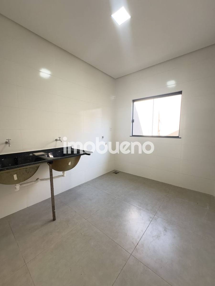 Foto 18 de Casa alto padrão com 3 quartos sendo 1 suíte no Setor Jardim Ipê,178 m².