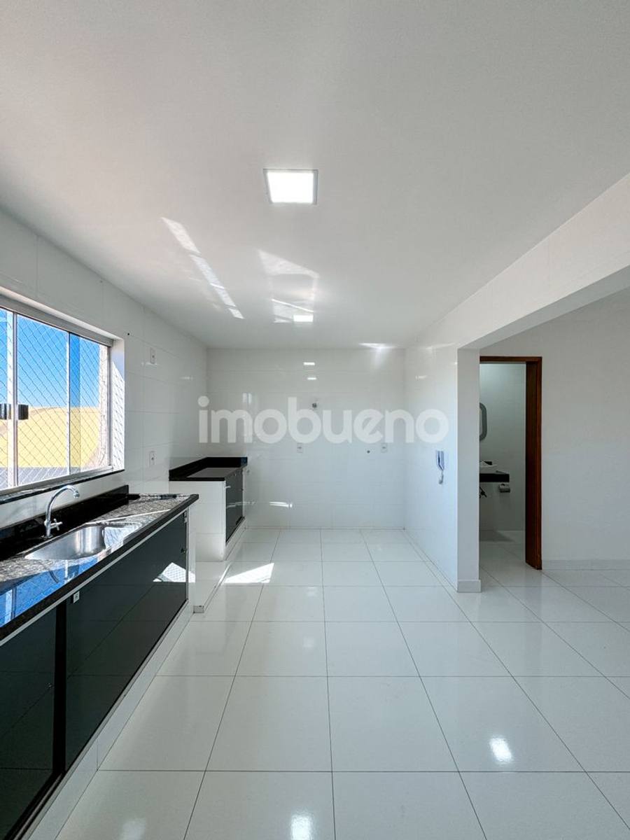 Foto 9 de Apartamento com 3 suítes, localizado no Setor Ferroviário.