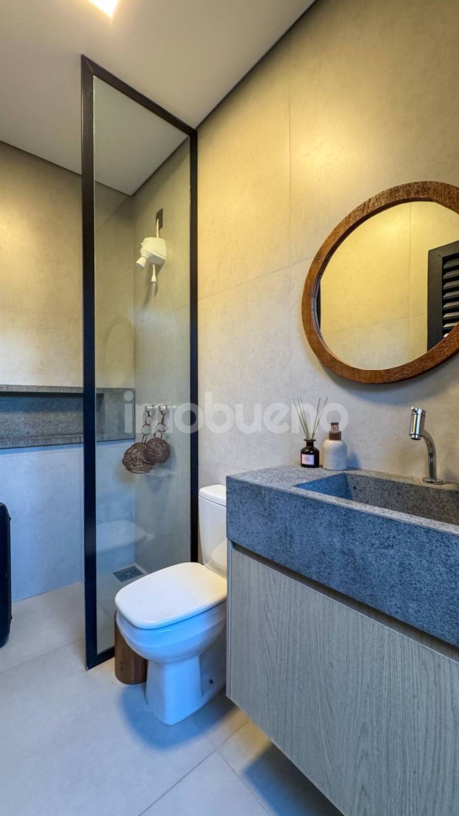 Foto 22 de Casa à Venda de alto padrão em condomínio, 3 quartos sendo 2 suítes. 193,65m².