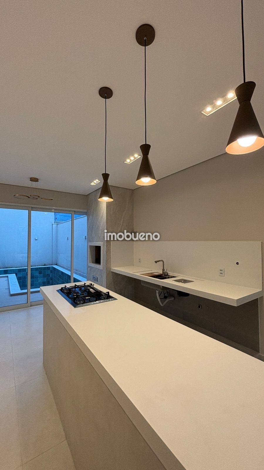 Foto 6 de Casa com 3 quartos, suíte e piscina no Residencial Asas Douradas