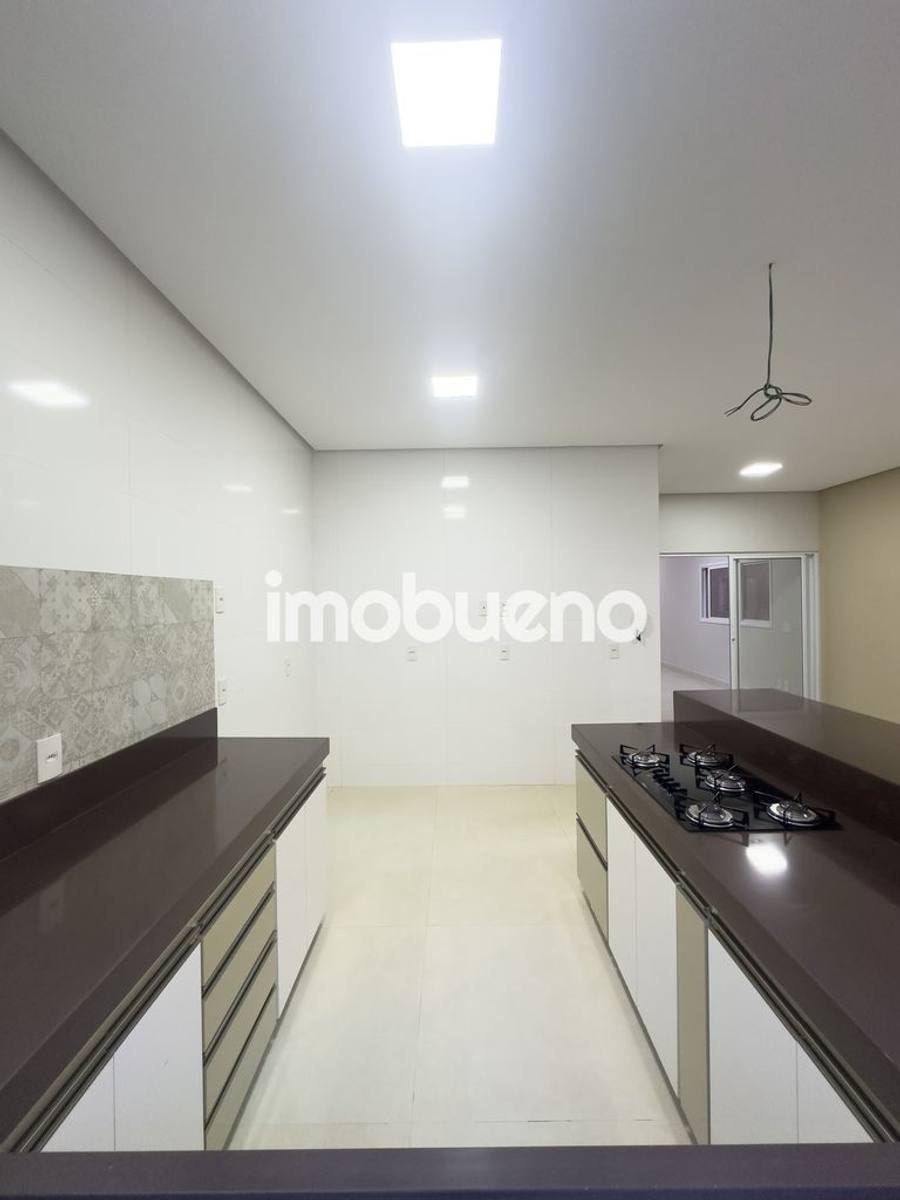Foto 14 de Casa a venda na Formosinha com 3 quartos sendo 2 suíte, 200m²