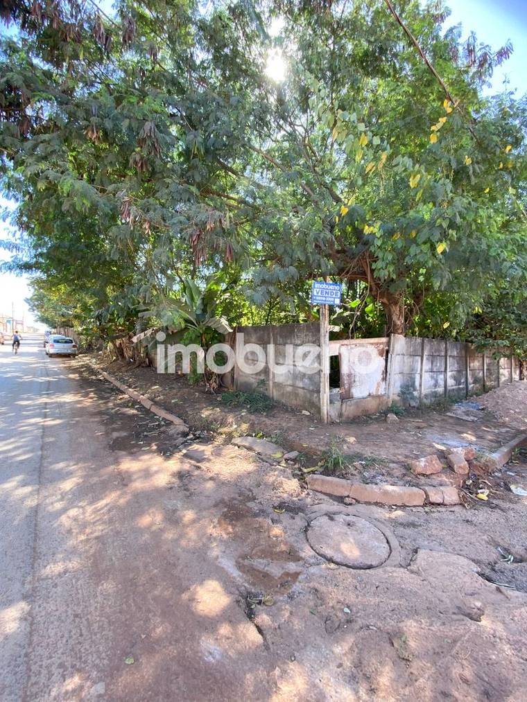 Terreno de 300 m² no Parque Vila Verde próximo a comércios em Parque Vila Verde