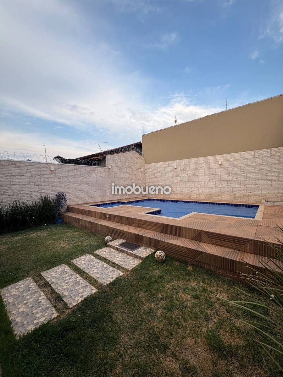 Foto 16 de Sobrado com 3 Suítes e 198m² no Bairro Formosinha
