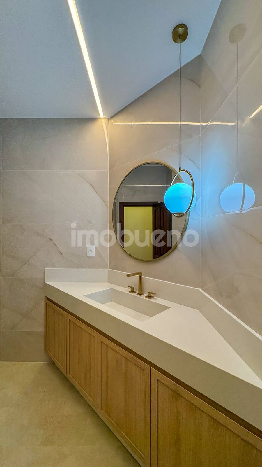 Foto 69 de Casa à Venda com piscina, 3 quartos sendo 3 suítes no Centro.