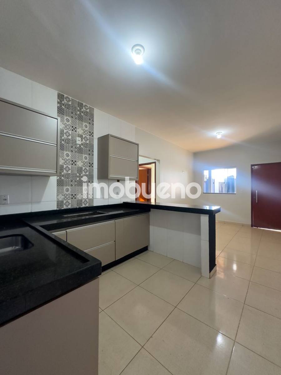 Foto 7 de Casa no Setor Sul com 3 quartos (2 suítes), gourmet e energia solar.