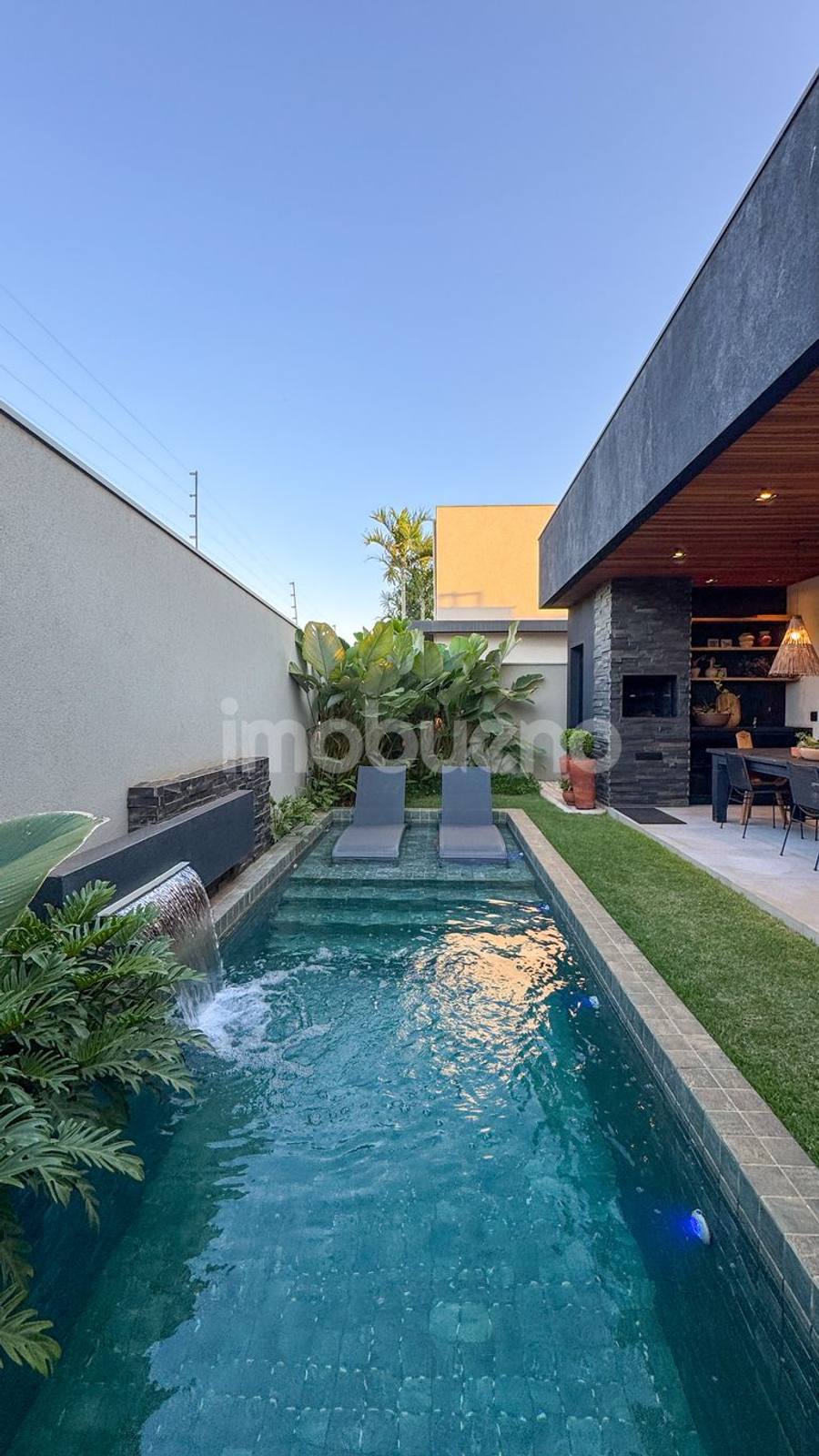 Foto 19 de Casa à Venda de alto padrão em condomínio, 3 quartos sendo 2 suítes. 193,65m².