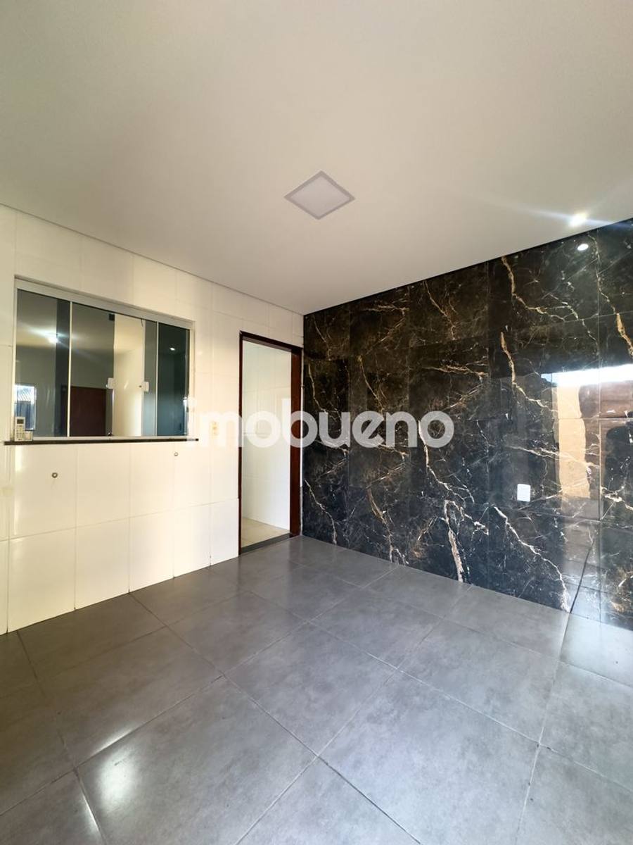 Foto 13 de Casa no Setor Sul com 3 quartos (2 suítes), gourmet e energia solar.